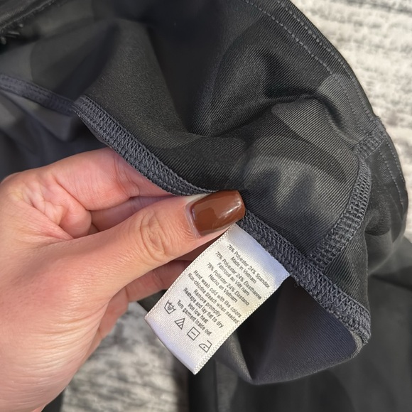 Alo Yoga black camouflage leggings size small - Picture 5 of 7